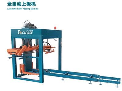 Lianda automatic empty-pallet feeder with a feed conveyor. Reference equipment photograph.