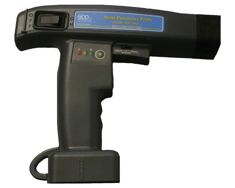 GDD handheld multi-parameter rock probe with its control module. Reference equipment photograph.
