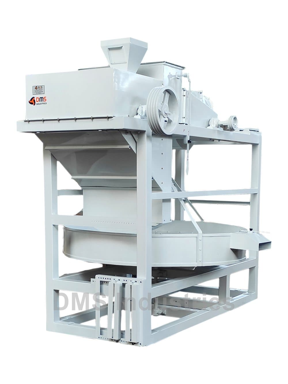 DMS coffee huller with a feed hopper, pulley-driven hulling section and lower separation assembly. Reference equipment photograph.