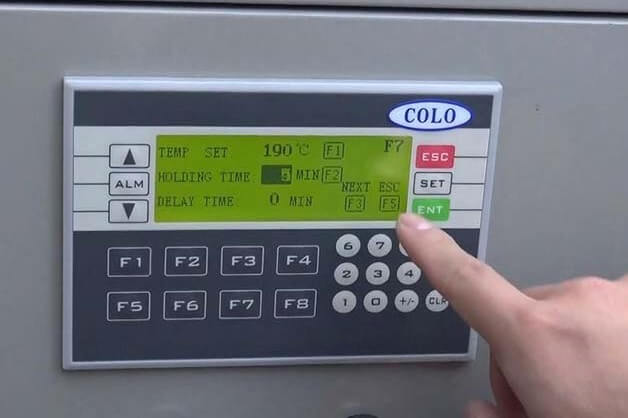 COLO oven-range PLC control illustration embedded in the COLO-1515 page; series component reference.